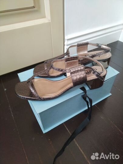 Продам женские туфли Lanvin