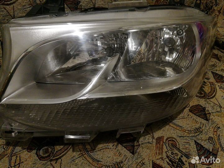 Фара передняя левая Mercedes sprinter 907