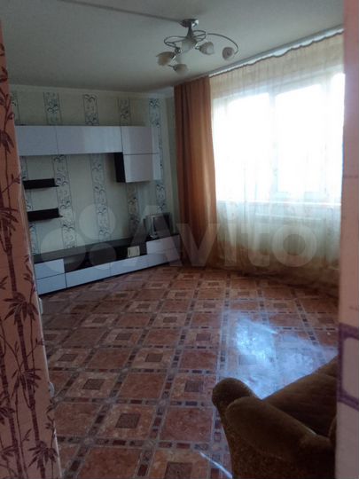 3-к. квартира, 90 м², 1/1 эт.