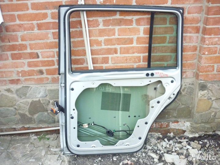 Дверь задняя левая правая на фольксваген туран 03