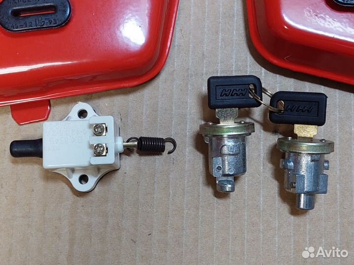 Крышки бардачка иж комплект