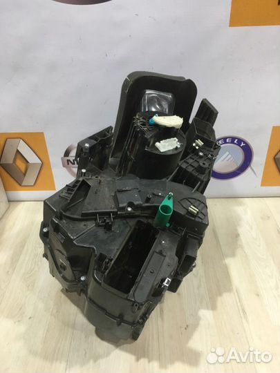 Корпус печки отопителя Nissan almera G15