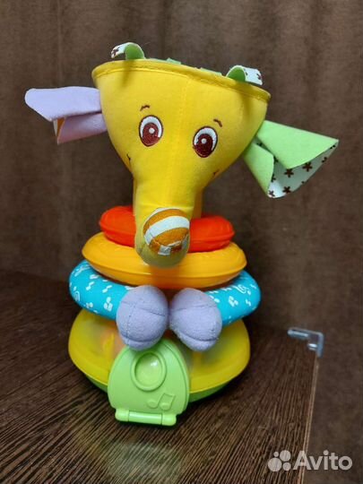 Развивающий Слоник пирамидка tiny love