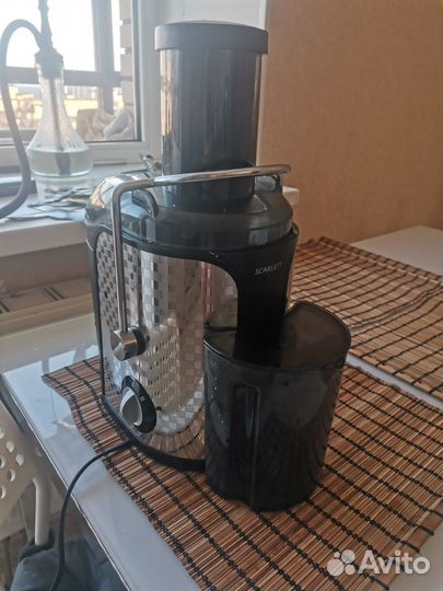 Центробежная соковыжималка Scarlett SC-JE50S11