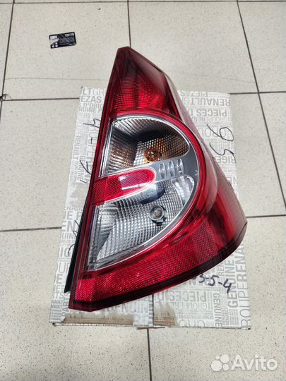 Фонарь задний правый Renault Sandero оригинал