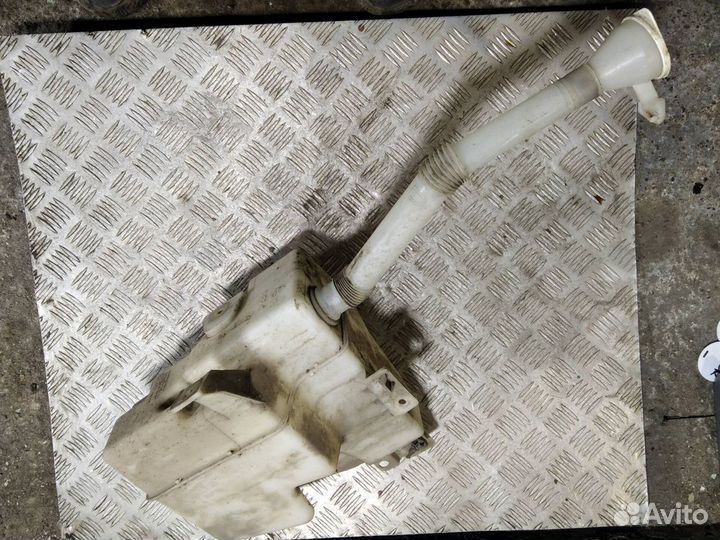 Бачок омывателя Citroen C-Crosser