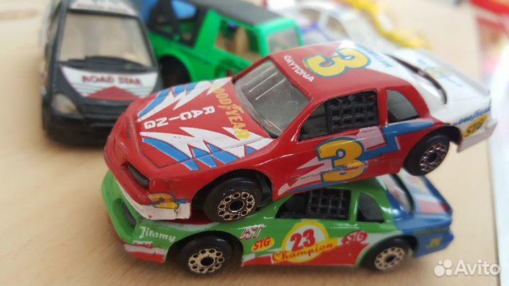 Машинки гоночные коллекционные начала 2000-х годов