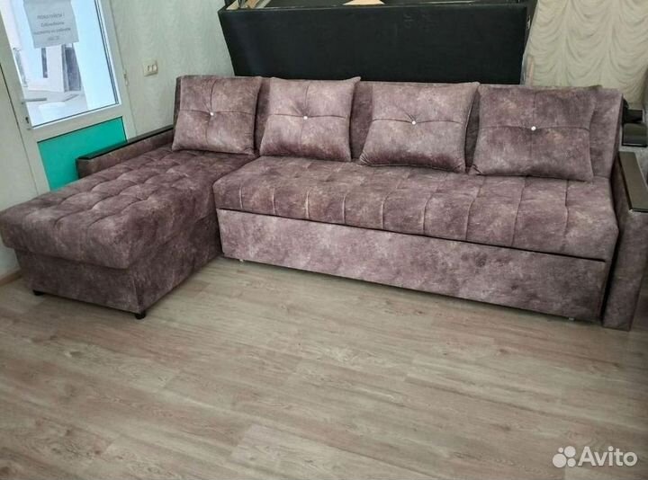 Диван угловой в наличии