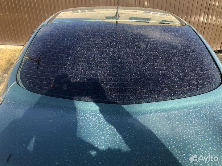 Renault megane 2 стекло заднее