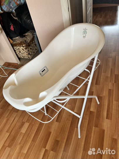Детская ванночка для купания с подставкой
