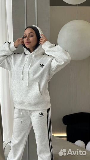 Спортивный костюм adidas