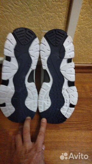 Кроссовки мужские 42 размер новые