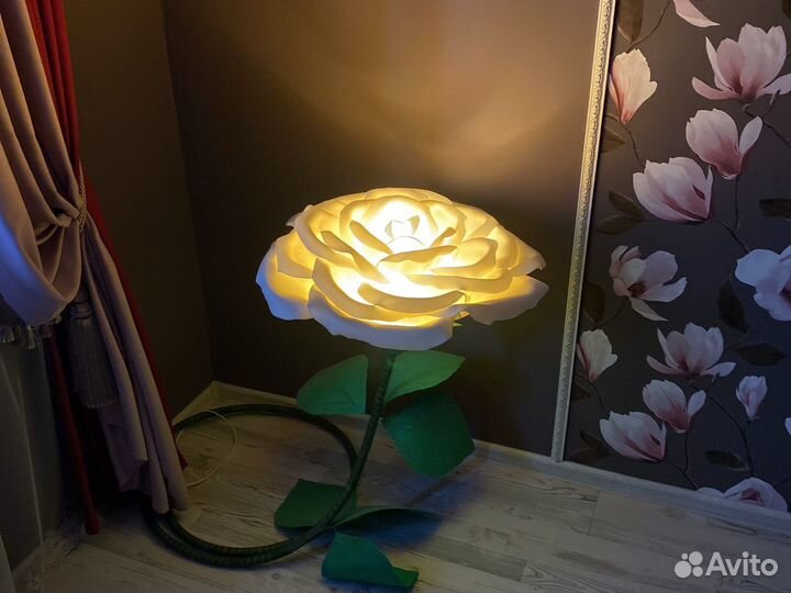 Светильник напольный