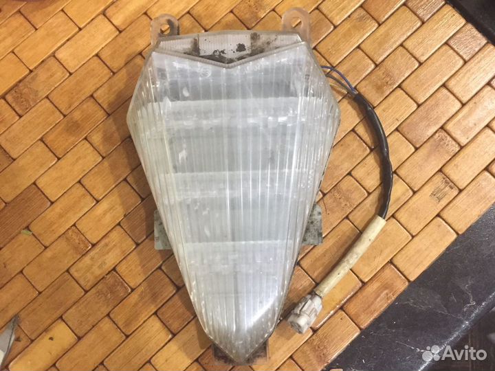 Фонарь задний r6