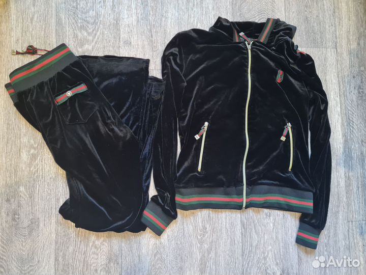 Спортивный костюм женский