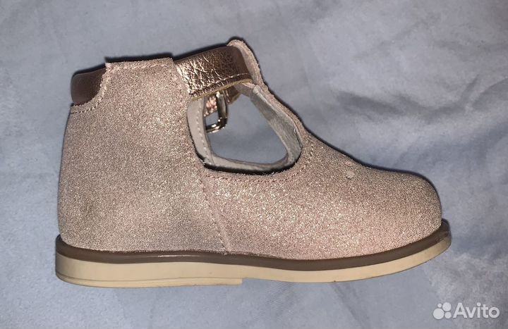 Сандалии для девочки