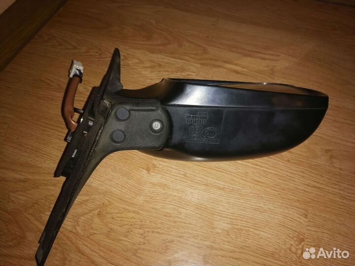 Продам зеркало правое от субару импреза