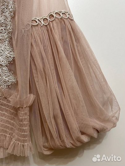 Блузка с объемными рукавами