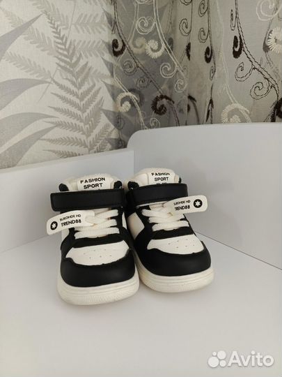 Кроссовки для мальчика, 19 размер