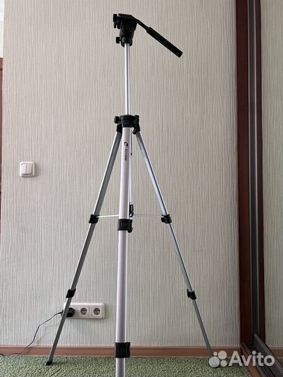 Зеркальный фотоаппарат canon 500D