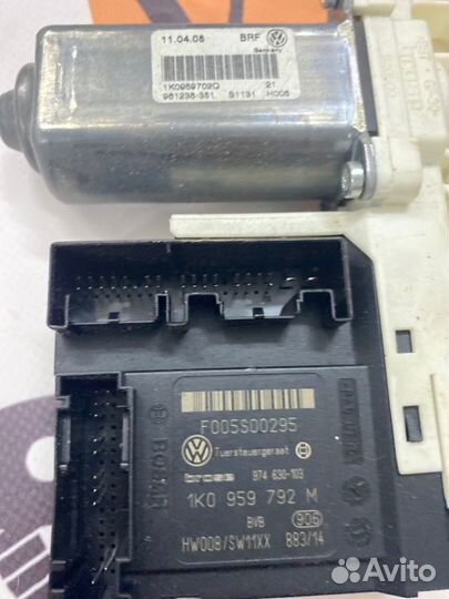 Мотор стеклоподъемника Vw Passat B6 3.2 2007