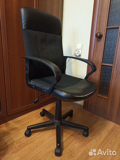 Компьютерное кресло