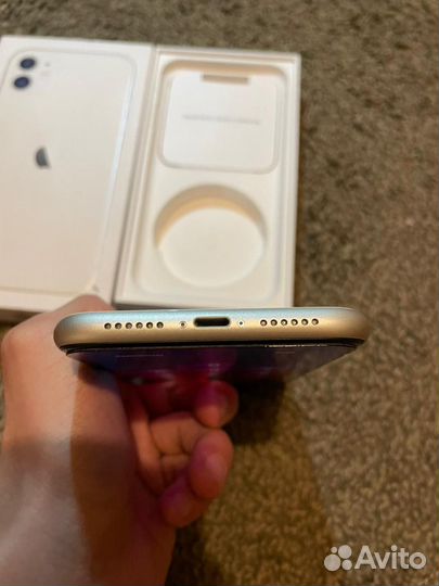 iPhone 11, 64 ГБ