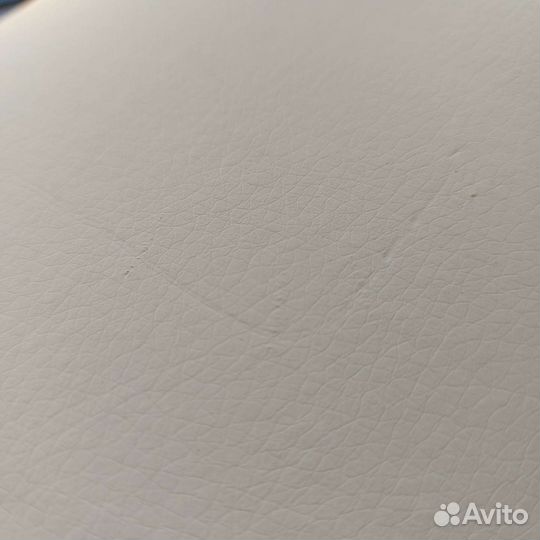 Подставка для рук маникюрная белая