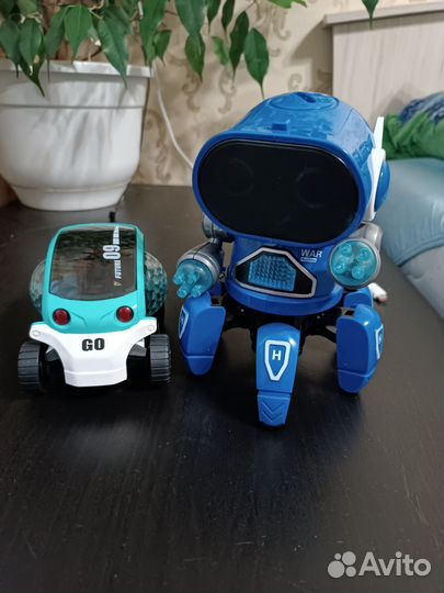 Игрушка робот