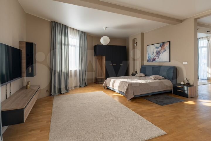 Дом 390 м² на участке 5 сот.