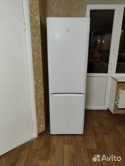 Холодильник indesit