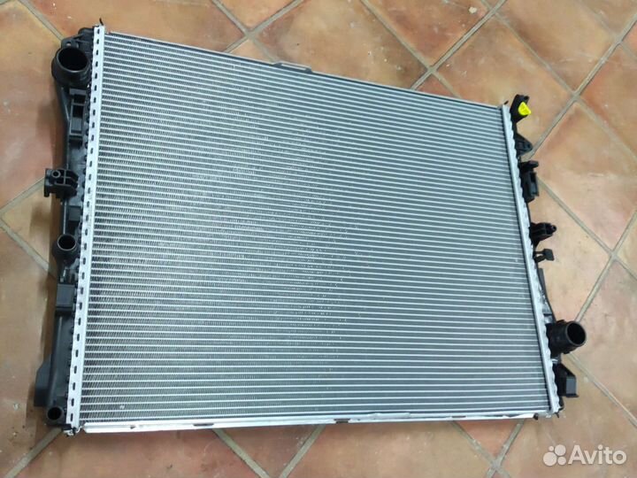 Радиатор охлаждения Mercedes 222 213 205