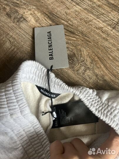 Balenciaga джогеры 4 года