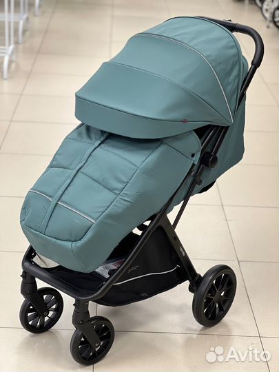 Всесезонная прогулочная коляска carrello Nero