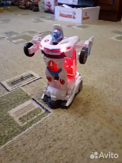 Машина-робот