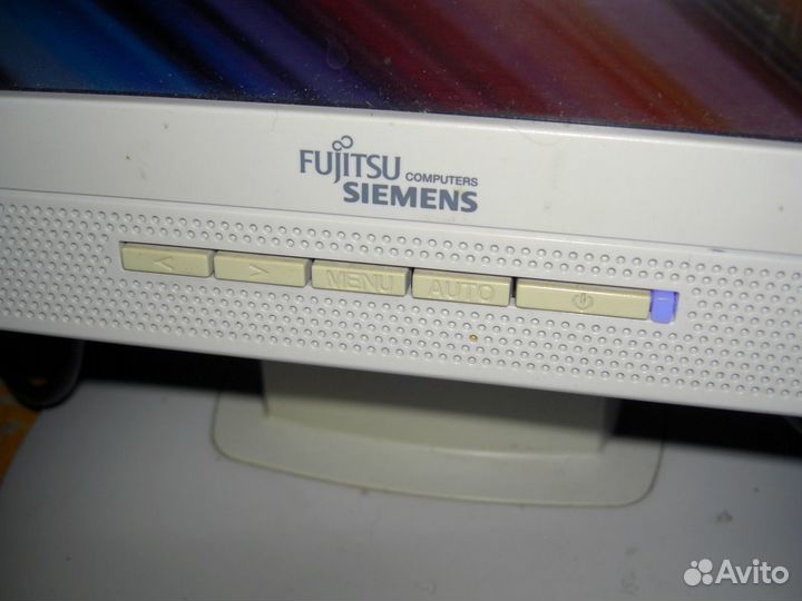 Монитор Fujitsu Siemens L7ZA