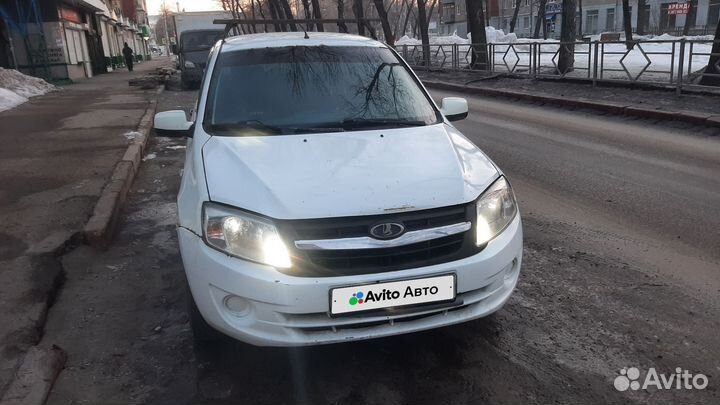 LADA Granta 1.6 МТ, 2013, битый, 247 200 км