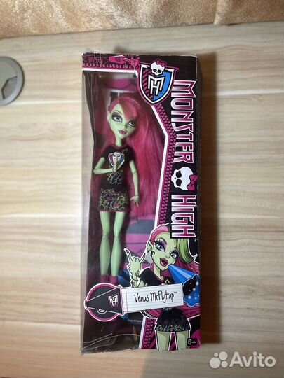 Кукла Монстер Хай Венера Командный дух + Коробка
