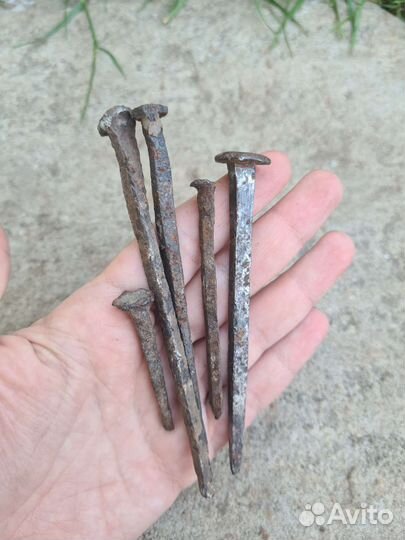 Гвозди кованные старинные