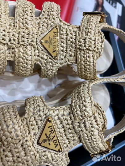 Сандалии Prada