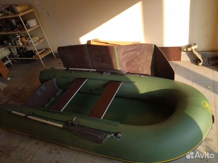 Надувная лодка с мотором