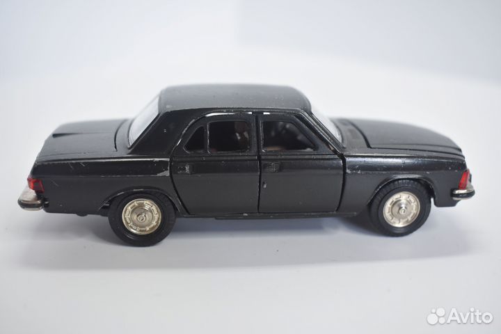 Волга газ 3102 Модель 1:43