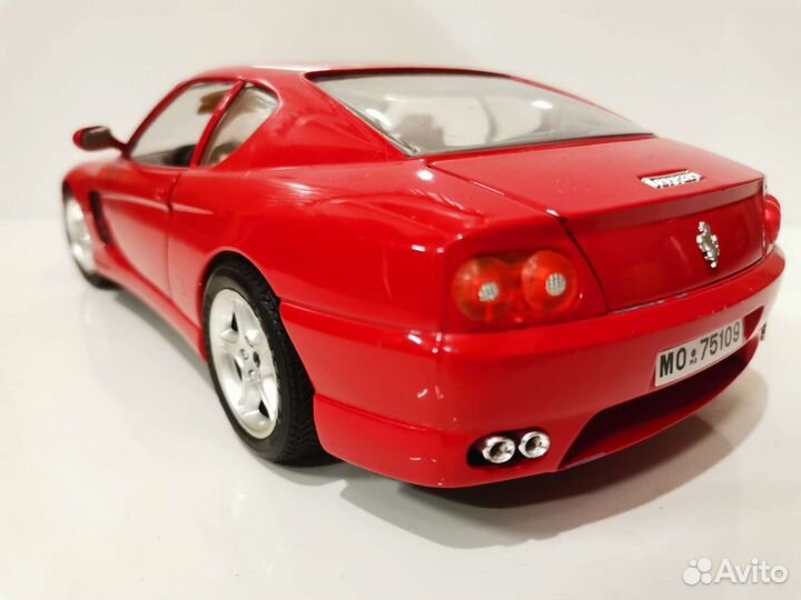 Коллекционная моделька 1:18 Ferrari 456GT