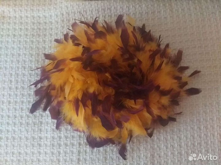 Перьевой парик