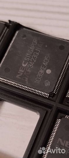 Процессор NEC D70F3423GJ(A)
