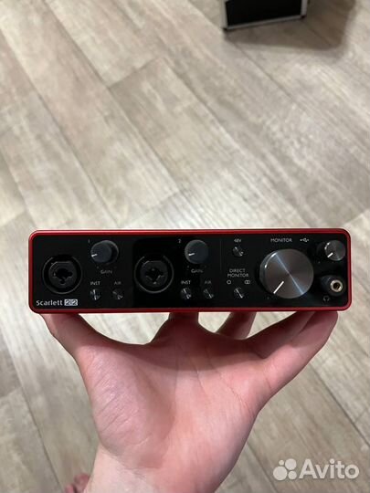 Звуковая карта Focusrite Scarlett 2i2 3rd gen