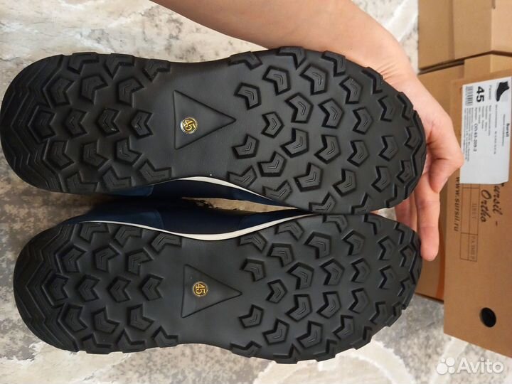 Спортивные полуботинки