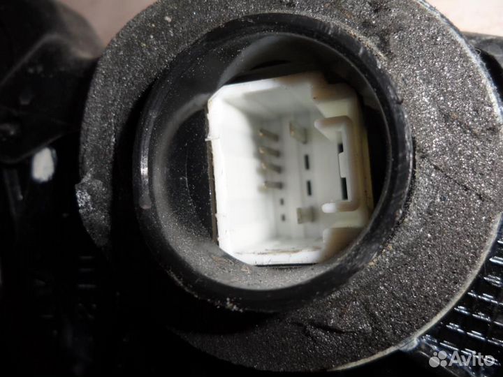 Замок двери передней левой Toyota Tundra 3urfe 20