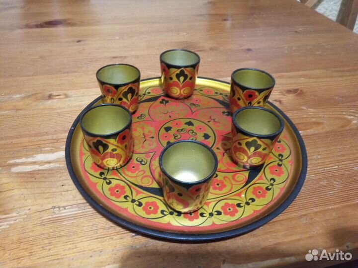 Деревянные рюмки с подносом