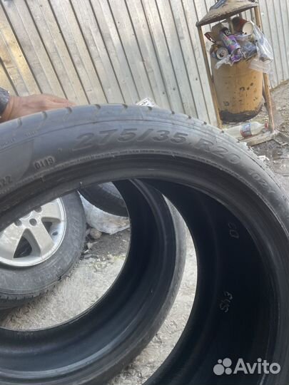 Pirelli P Zero 245/40 R20 и 275/35 R20 102Y